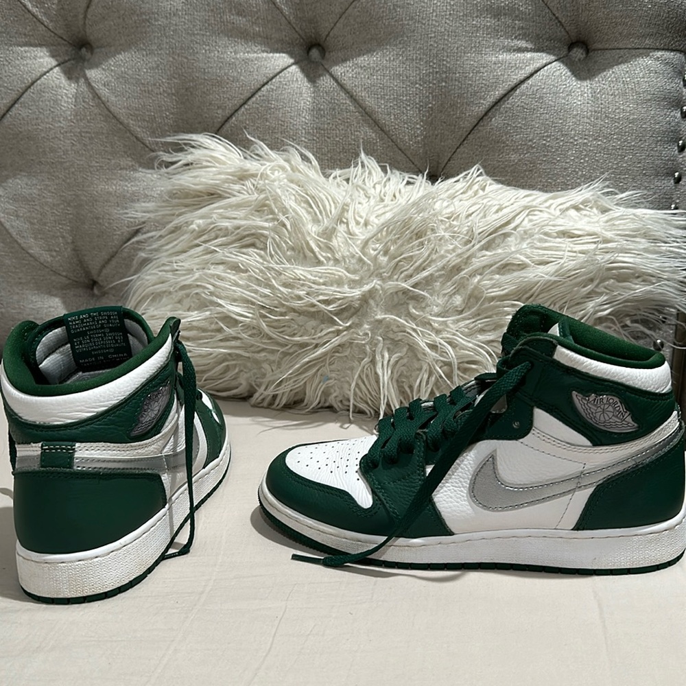 Retro Green Air Jordan Men’s Size 6